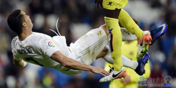 Cedera, Ronaldo Tinggalkan Lapangan Sebelum Pertandingan Selesai
